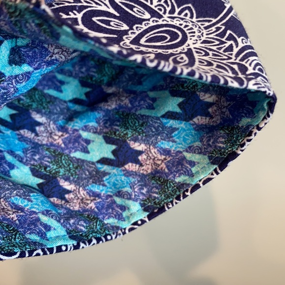 NEW Robert Graham Navy Paisley Shirt - Picture 4 of 8